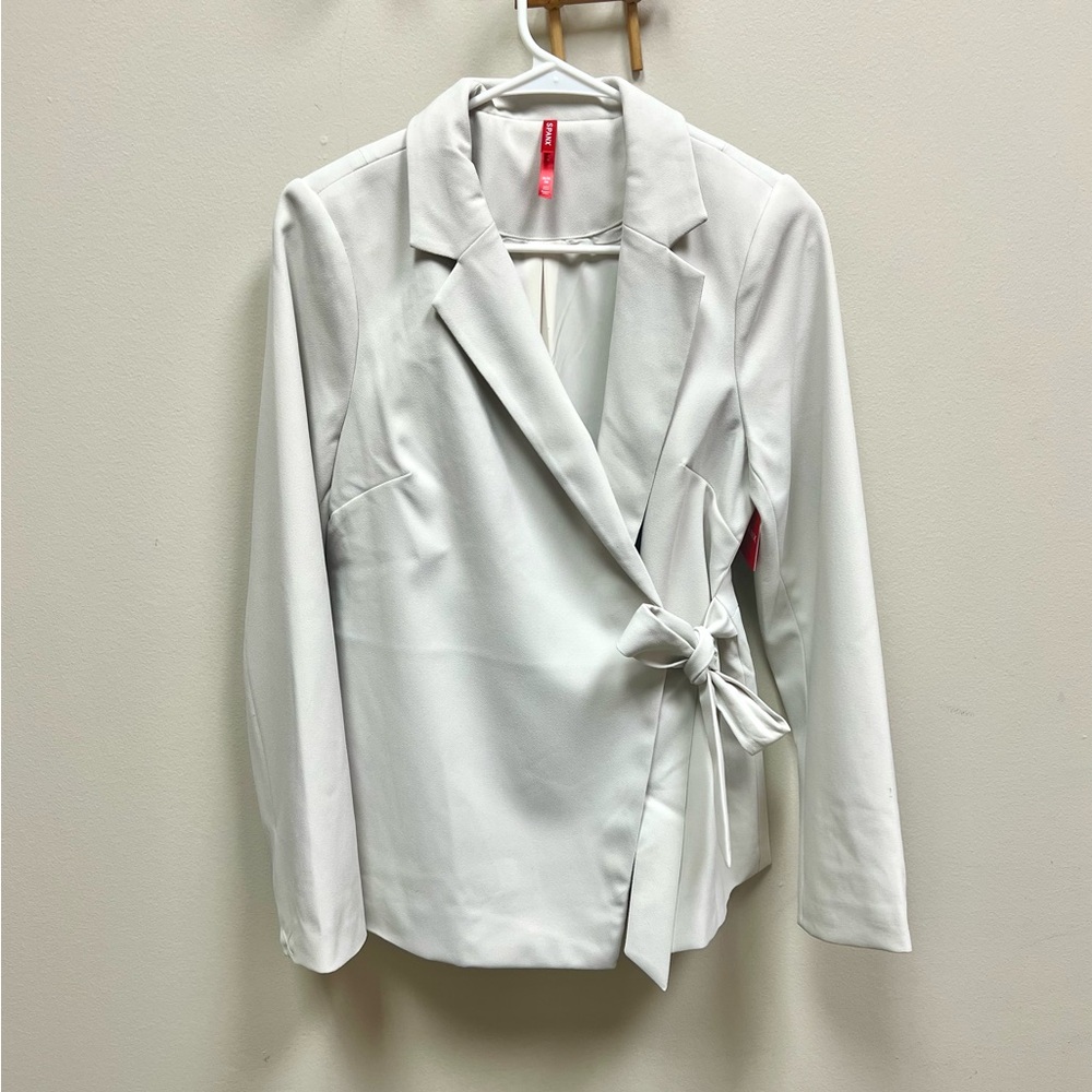 🌟HOST PICK!🌟 BNWT 🤍 Spanx Opacity Crepe Wrap Blazer in Parchment - Picture 2 of 4